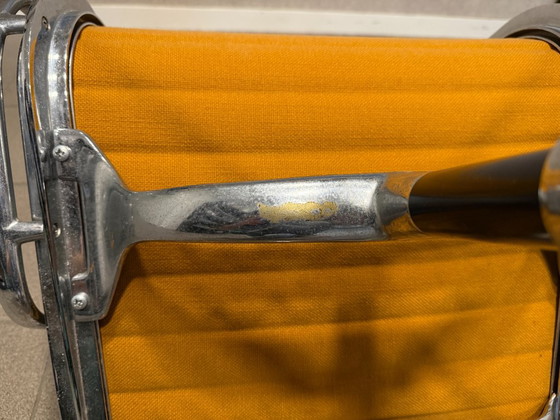 Vitra | Eames | EA107 | Hopsak Naranja | 2 unidades – Sillas de conferencia, Textil, Aluminio (photo 16 of 16)
