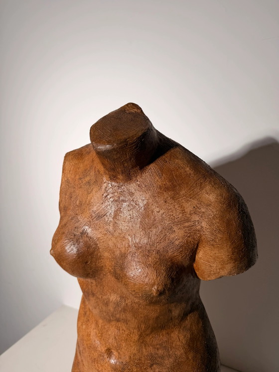 C. Eeckhout – Sculpture de Torse Féminin sur Socle Rectangulaire – Bois (photo 4 of 6)