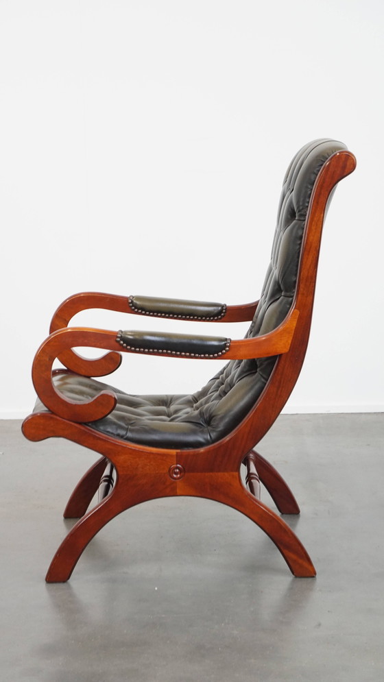 Image 1 of Groene Engelse stijl rundleren chesterfield fauteuil met hout