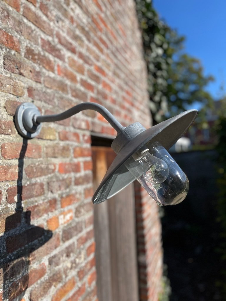 Lampada da parete marca TEKNA, QUAY luce 45°