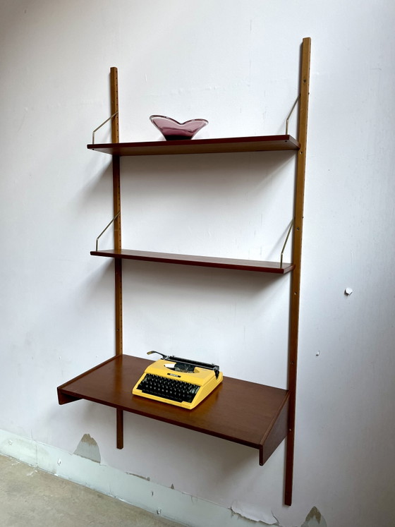 Image 1 of Vintage wandsysteem in de stijl van het Cadovius Royal System - Deens vintage - teak fineer