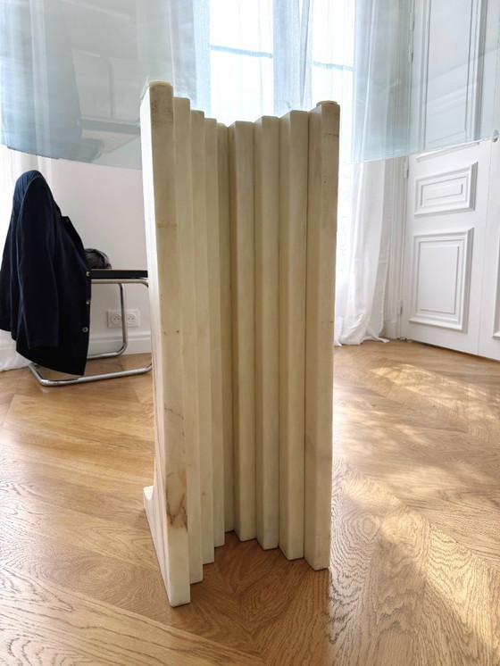 Image 1 of White marble dining table - in the style of Carlo Scarpa's Samo model (1970s, Italy)