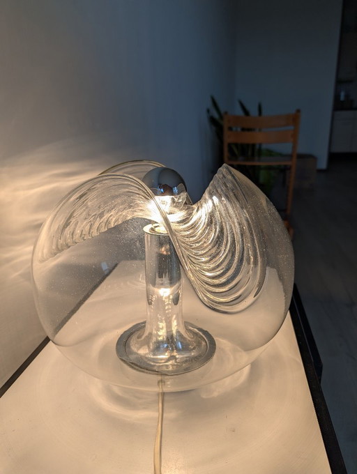 Wave glazen tafellamp van Peill &Putzler
