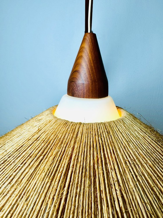 Lámpara de pared de madera y sisal diseñada por E.R. Nele para Temde Leuchten, Alemania/Suiza, década de 1960. (photo 5 of 6)