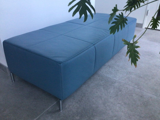 Image 1 of Pouf en cuir Harvink avec table en verre assortie