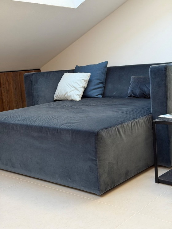 Image 1 of E15 Sofa KERMAN – Velvet, dark blue