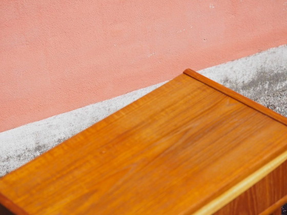 Set van 2 Deense teakhouten ladekasten uit de jaren 60 – Wood (photo 8 of 12)