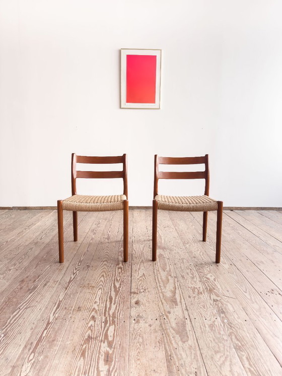 Image 1 of Zwei Teak-Esszimmerstühle, Modell 84 von Niels O. Møller für J.L. Moller, Dänemark