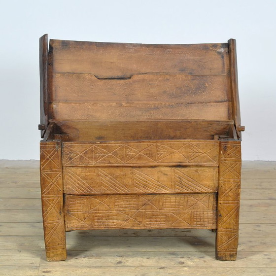 Romanian Shepherd’s Chest, Circa 1900 – Cabinets, Wood, Vintage (photo 5 of 12)