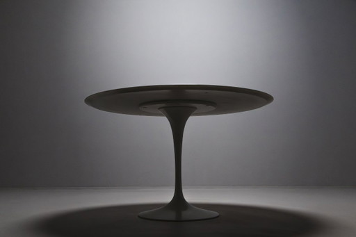 Round Marble Tulip Dining Table by Eero Saarinen, Knoll, 2000s
