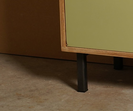 Image 1 of Berken kast met HPL laminaat berken. (prototype show model)
