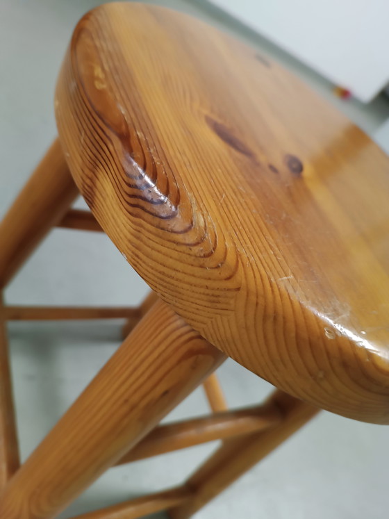 Image 1 of Sgabello vintage in legno massello di pino
