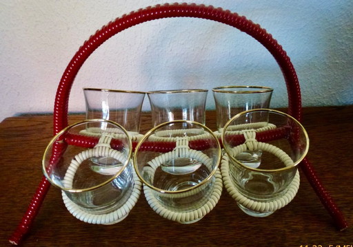Vintage rekje met 6 borrelglaasjes uit de jaren 60.