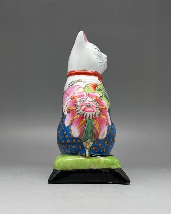 Image 1 of Hand-Painted Ceramic Figurine – Cat with Kitten – Asian Decor