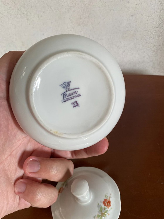 TK Thun Czechoslovakia Mid-Century Floral Porcelain Tea & Coffee Service – 15 Pieces – Crockery (photo 21 of 24)