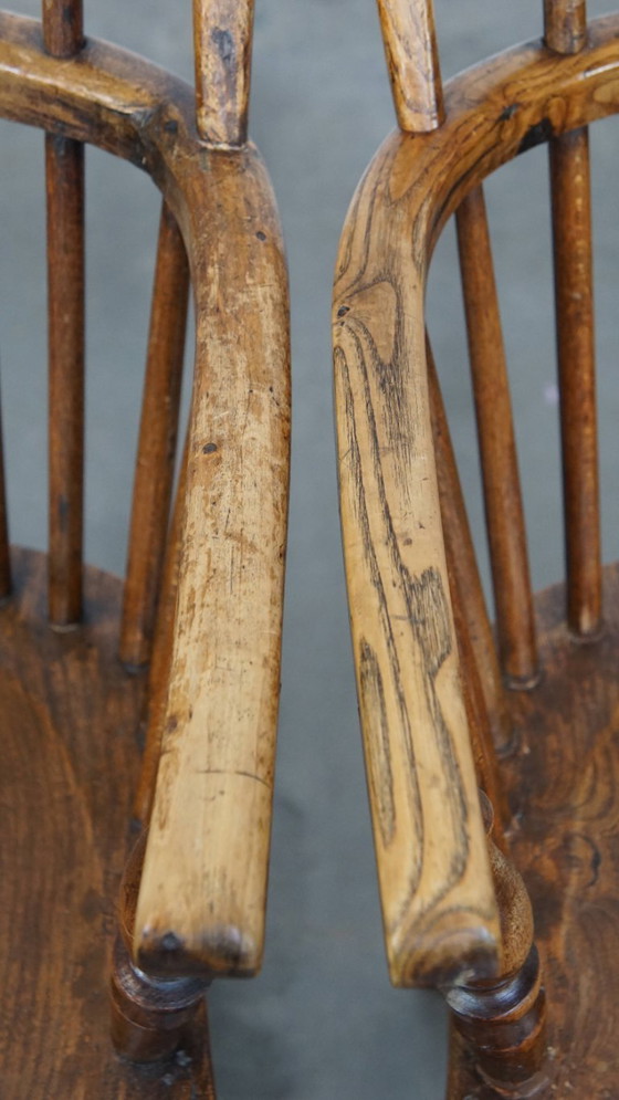 Image 1 of 4x Antike englische Windsor Stühle aus dem 19. Jahrhundert aus Ulmenholz