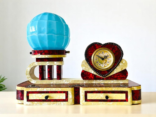 Duitse Art Deco houten parelmoer zilveren klok blauw opaline glazen lampenset met laden, jaren 1930