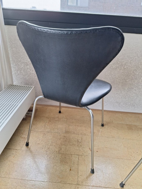 Image 1 of 4 x vintage Fritz Hansen butterfly chair black leatherette