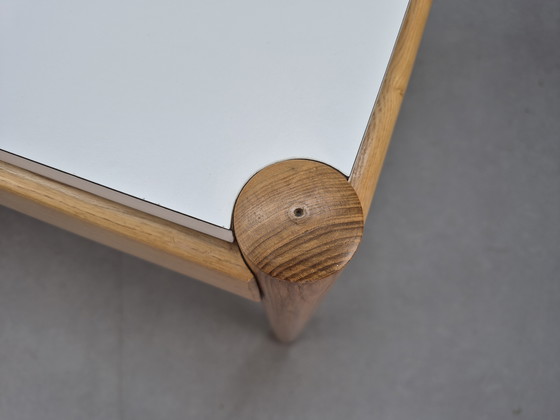 Image 1 of Tavolo di design scandinavo, in rovere con piano in formica.