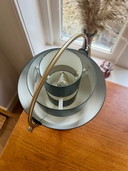 Lampada da tavolo Gubi Multi-Lite nera/ottone