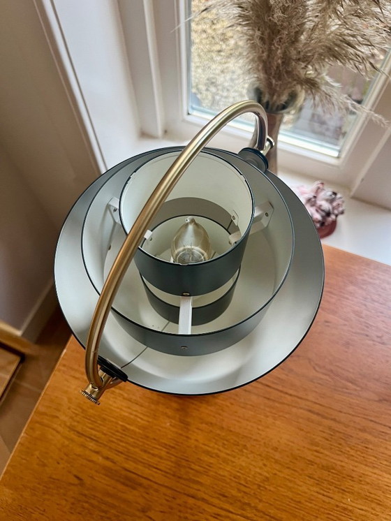 Image 1 of Lampada da tavolo Gubi Multi-Lite nera/ottone