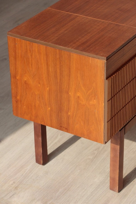 Image 1 of Giradischi vintage HMV 2351 – Mobile audio inglese anni '70