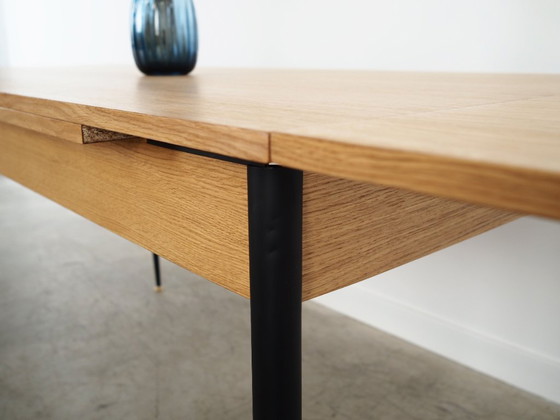 Image 1 of Table pliante en chêne, design italien, années 1980, fabrication : Italie