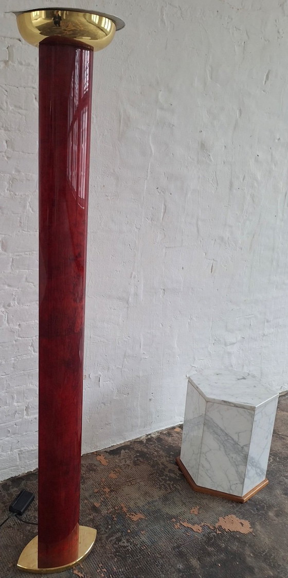 Italienischer sechseckiger Monolith-Beistelltisch/Sockel aus Carrara-Marmor – Beistelltische, Marble (photo 13 of 15)
