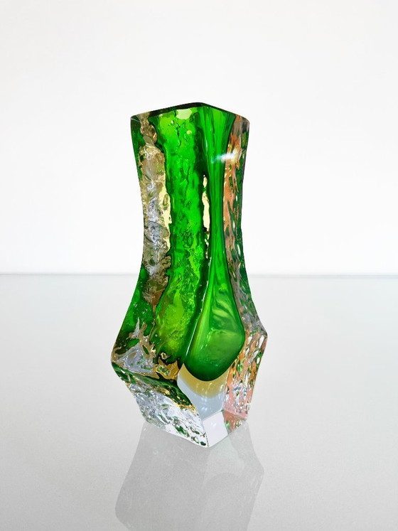 Image 1 of Vintage 1970s Mandruzzato Sommerso Murano vase