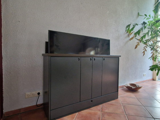 Image 1 of Mobile TV di design con sollevatore TV e TV Samsung (nuovo)