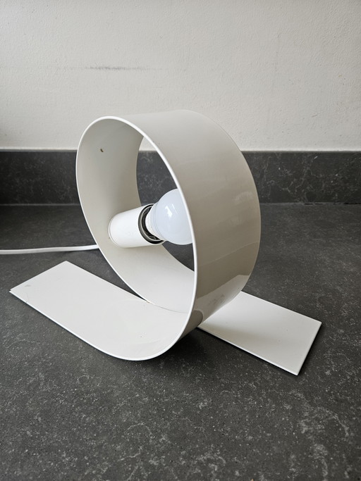 Lampe de table massive à boucle