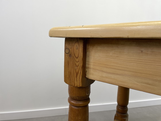 Image 1 of Landhaustisch – Rustikale, verwitterte Kiefernholzplatte