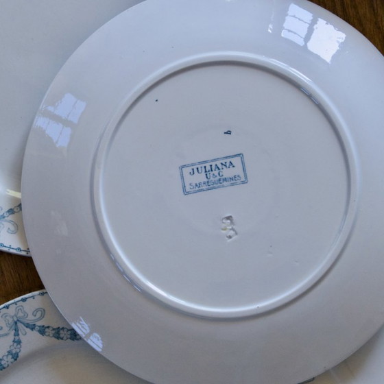 Image 1 of 9 grandi piatti piani antichi in pietra di ferro firmati Sarreguemines Juliana