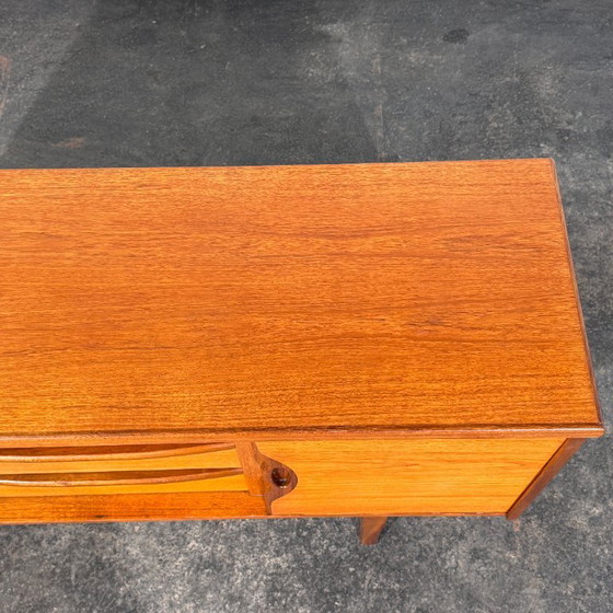 Credenza britannica in teak con ante scorrevoli, anni '60 – Credenze, Legno (photo 10 of 16)