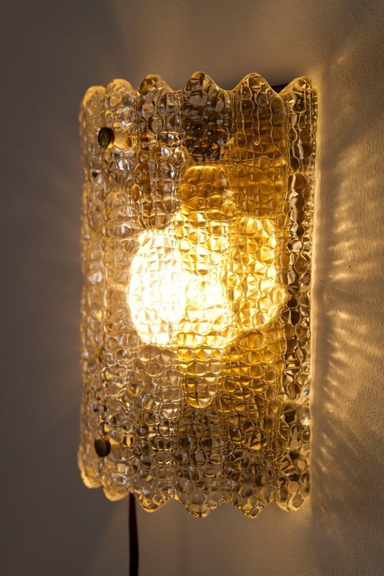 Image 1 of Grande lampada da parete in vetro pressato e ottone, Danimarca, anni '60