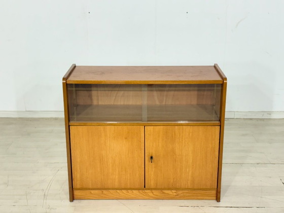 Image 1 of Commode/petite vitrine style années 60 – Bois d'orme