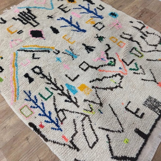 Image 1 of Azilal Wollteppich – Berberwaldsymbole, handgefertigt (137×100 cm)