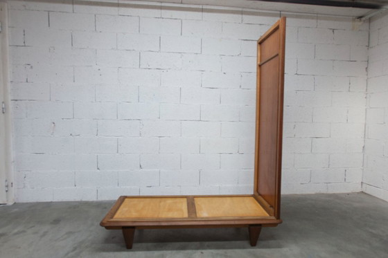 Image 1 of Jaren 30 kledingkast met schuifdeuren en een nieuw bovenblad