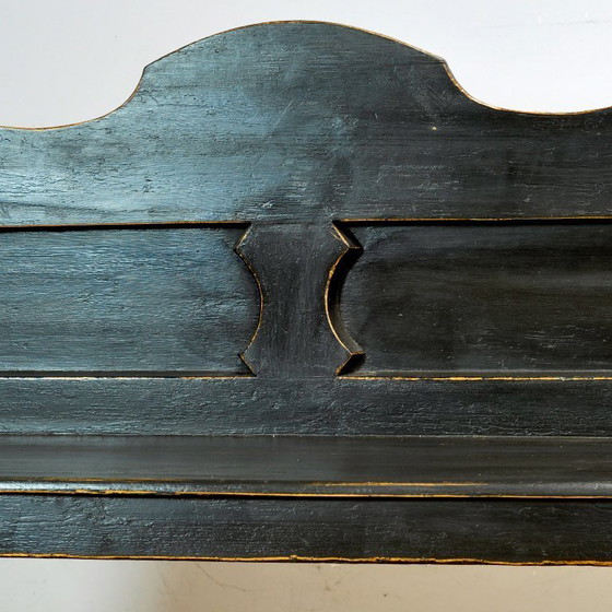 Image 1 of Banco antiguo de pino, década de 1900.