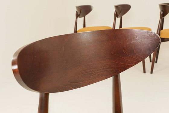 Image 1 of Ensemble de 6 chaises de salle à manger Ocra, tissu bouclè jaune, bois foncé