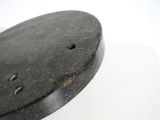 Image 1 of Wunderschönes, großes Tablett aus schwarzem Granit mit einem Pfau aus Messing, um 1920
