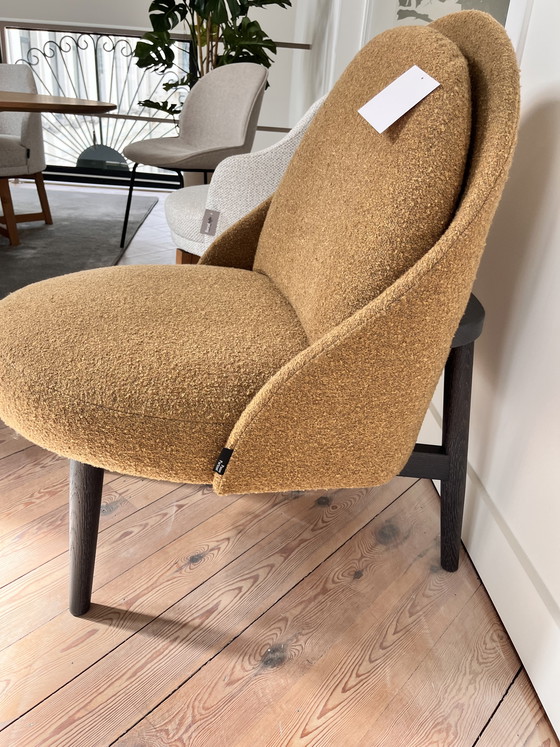 Image 1 of Toyota Seat – senfgelbe Farbe