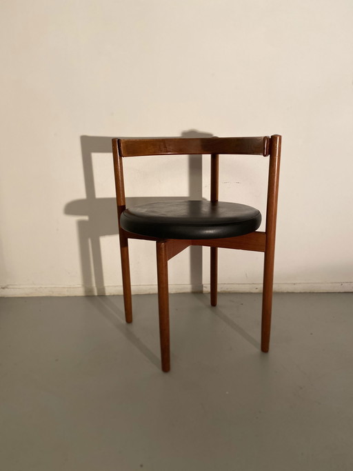 Sedia Hugo Frandsen con schienale rotondo
