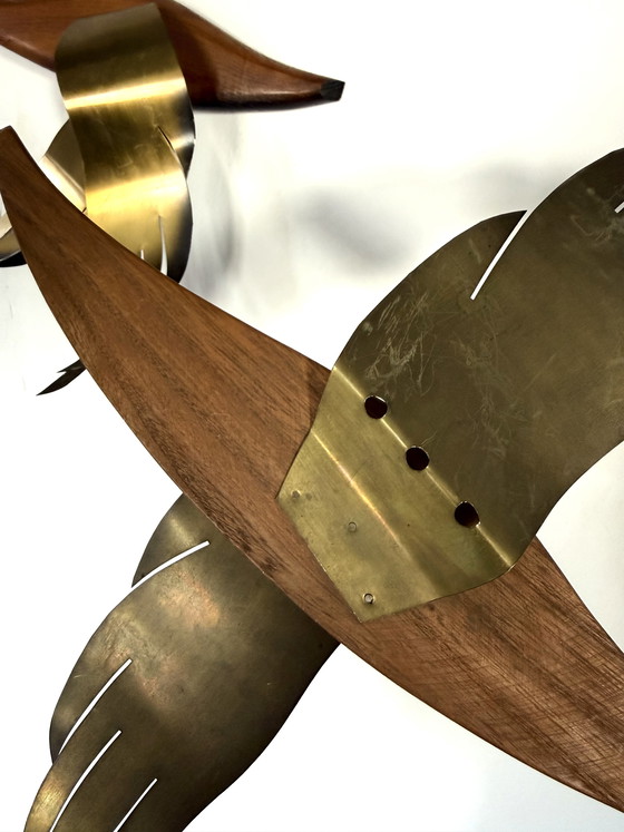 Image 1 of Vintage teak & messing vliegende eenden, jaren ‘60