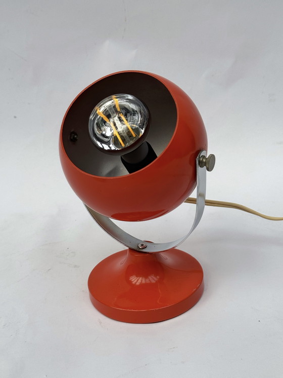 Image 1 of Lampada da tavolo a forma di occhio in stile Space Age, rossa/arancione – Icona del design retrò anni '70
