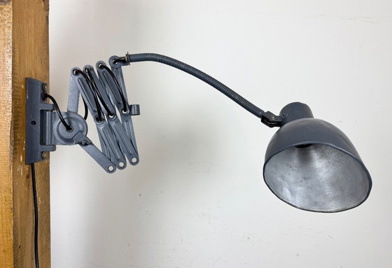 Image 1 of Grijs geschilderde industriële schaarwandlamp, jaren 60