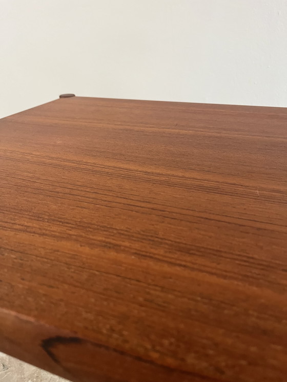 Image 1 of Mesa de centro danesa de mediados de siglo; madera de teca, fabricada en Dinamarca