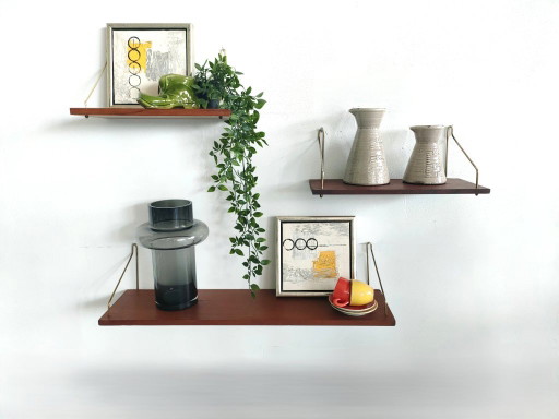Set aus 3 Vintage-Wandregalen aus Teakholz mit Messinghalterungen – Dänisches Mid-Century-Design der 1960er Jahre – wandrek
