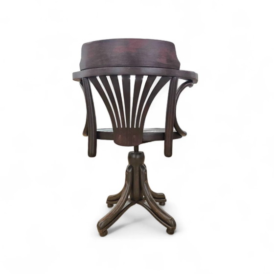 Silla de escritorio giratoria de madera curvada estilo Viennese Secessionist / Art Nouveau

Ancho 60 (photo 13 of 14)
