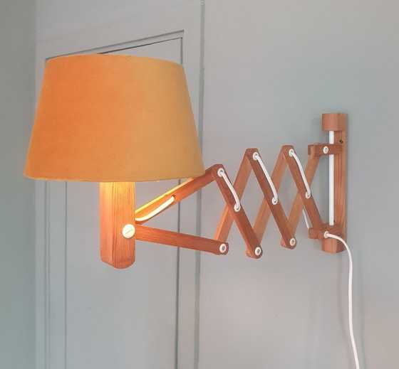 Image 1 of Lampe ciseaux vintage en bois Ikea des années 1980.
